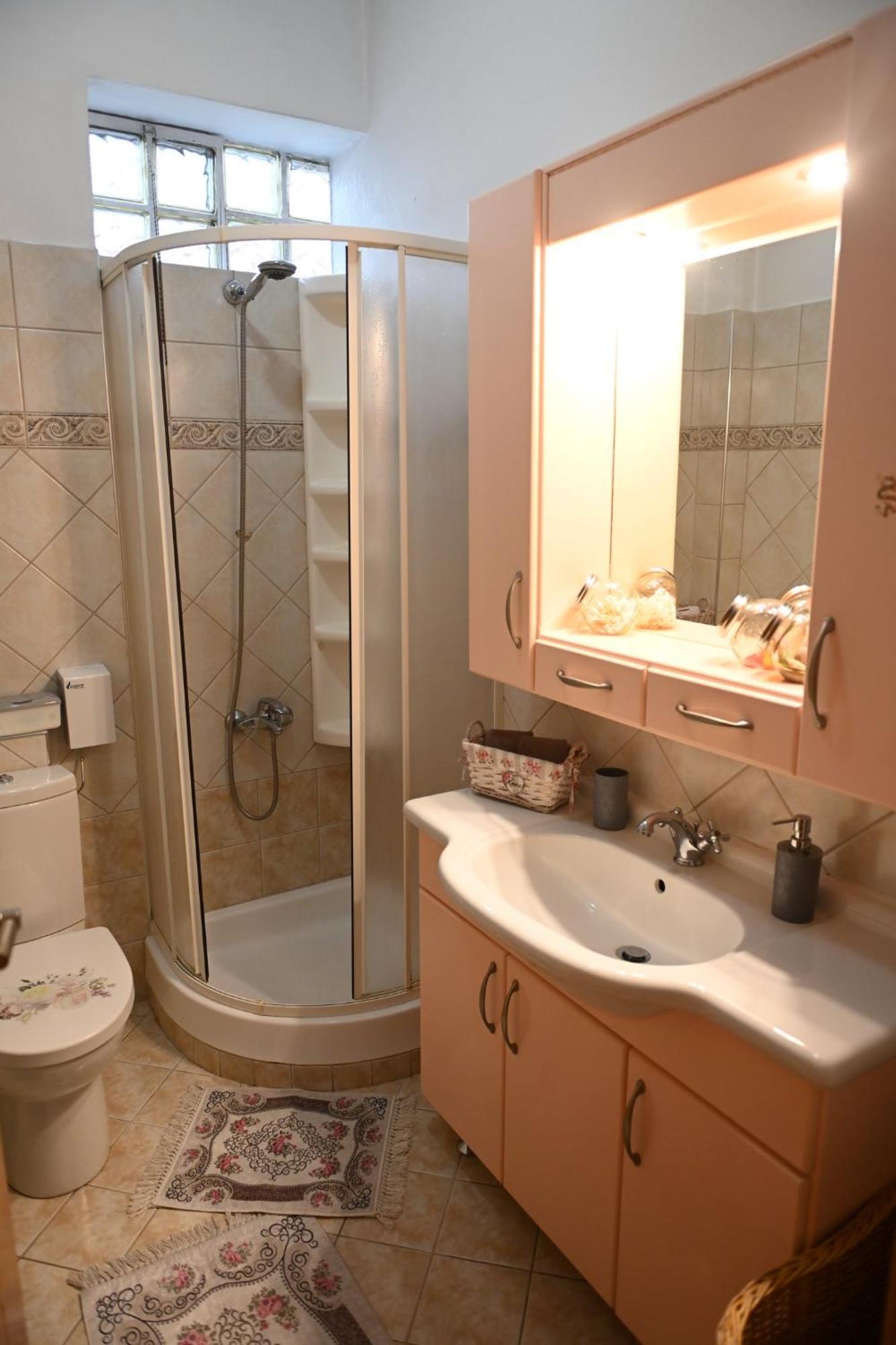 G & A Apartment โอเรสเตียดา ภายนอก รูปภาพ