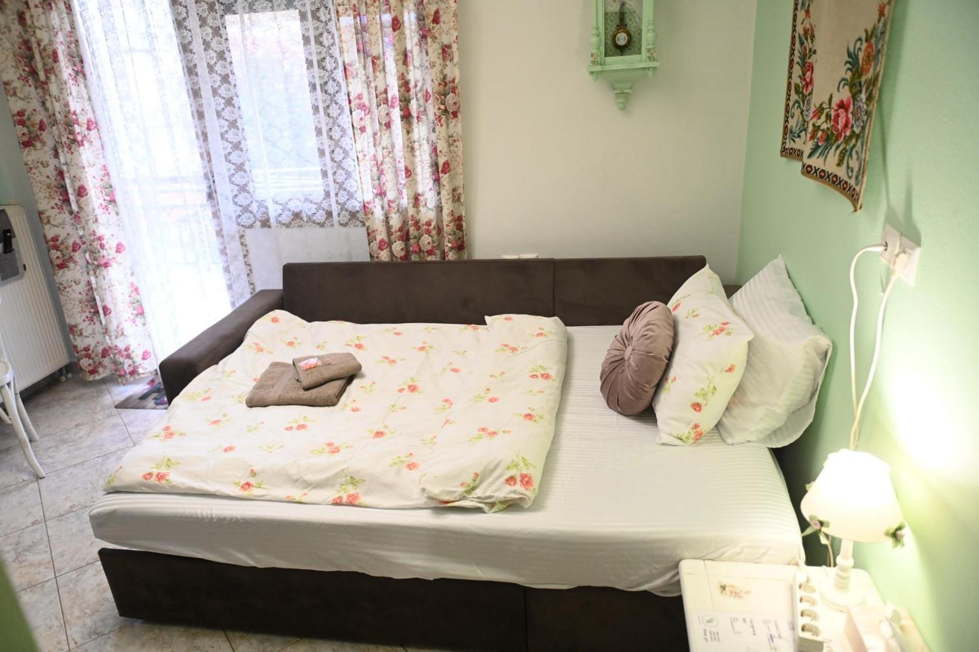 G & A Apartment โอเรสเตียดา ภายนอก รูปภาพ